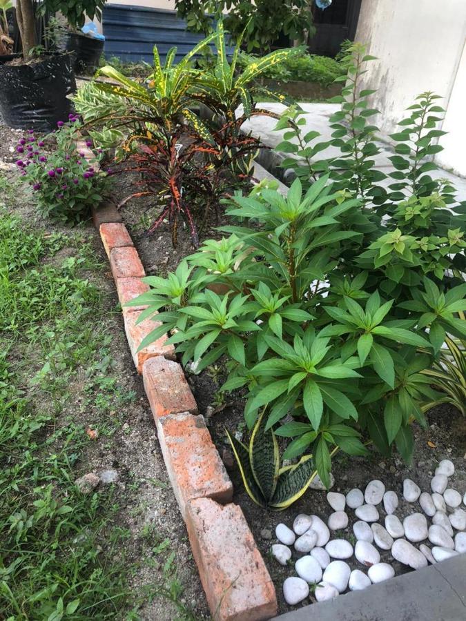Homestay Bandar Batu Pahat Esterno foto